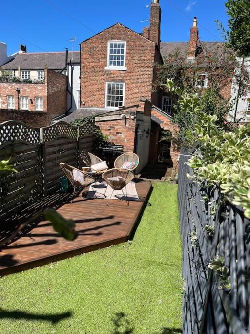 18Th Century Townhouse In Chester City Centre Exterior foto
