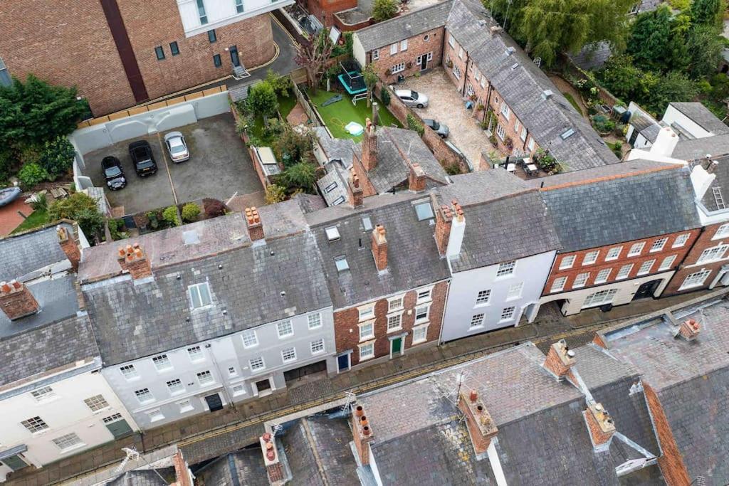 18Th Century Townhouse In Chester City Centre Exterior foto